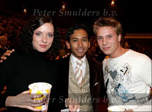 Leiden 25 oktober 2004
Premiere Holiday on ice in Groenoordhallen.
Aukje v Ginneken en Jamie  van direkt en Wibi Soerjadi