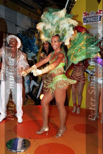 Hong Kong 8 oktober 2004
Princess Model of the world verkiezing. 
Braziliaanse sambadanseressen