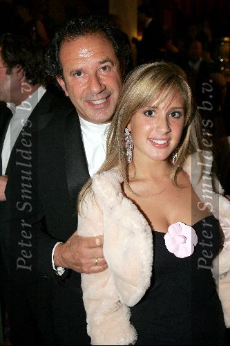 Amsterdam 18 oktober 2004
Uitreiking Beau Monde awards in Tuschinski.
Chantal Bles met vader Jos Bles