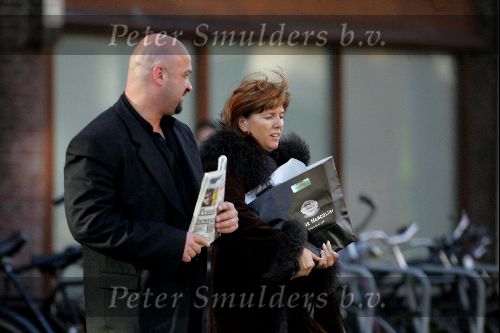 Amsterdam 21 oktober 2004
Chazia Mourali met persoonlijke beveiliging na bedreiging