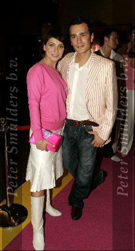 Amsterdam 26 oktober 2004
Premiere Gay in Pathe de Munt.
Edgar Wurfbain en Vivienne v d Assem