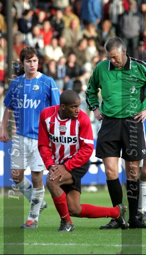 Den bosch, 7 november 2004
FC Den bosch-PSV, eindstand 0-3
Roelof Luinge en Farfan