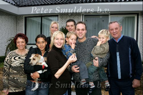Fijnaart 23 oktober 2004
Frans Bauer met Mariska Bauer en televizierring. Samen met Christian Jan en de hond ouders en broer Dorus Bauer met vriendin
