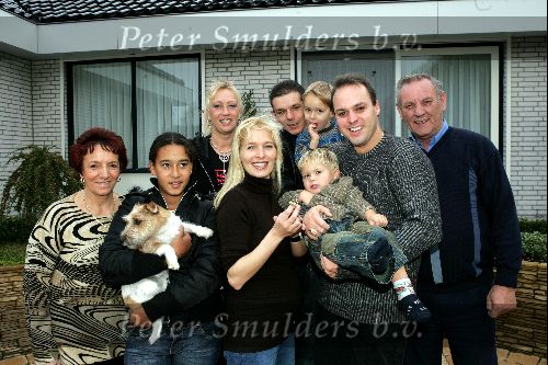 Fijnaart 23 oktober 2004
Frans Bauer met Mariska Bauer en televizierring. Samen met Christian Jan en de hond ouders en broer Dorus Bauer met vriendin