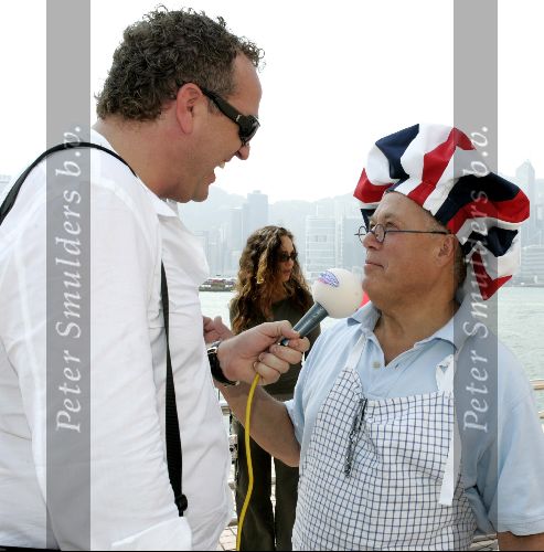 Hong Kong 8 oktober 2004
Princess Model of the world verkiezing.
Gordon als radioreporter met Joop braakhekke