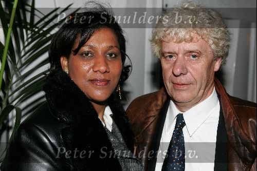 Zevenbergen 21 oktober 2004.
Voetballen voor Villa Pardoes
Hans Wennekes met vriendin