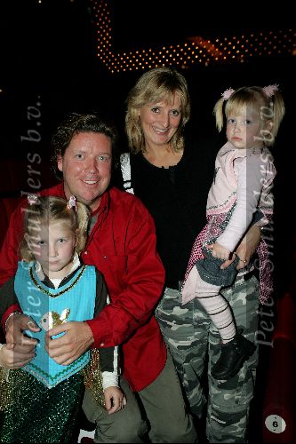 Rotterdam 16 oktober 2004
Premiere Film van ome Willem in Luxor theater.
Henkjan Smits met vrouw en dochters