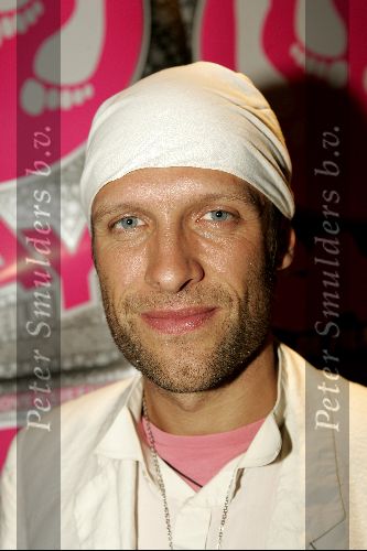 Amsterdam 26 oktober 2004
Premiere Gay in Pathe de Munt.
Hugo Metsers III met Josefine v Asdonk