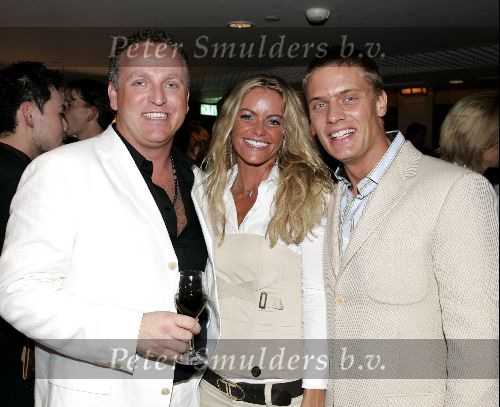 Hong Kong 8 oktober 2004
Princess Model of the world verkiezing.
Inge de Bruijn en Gordon en Winston Post