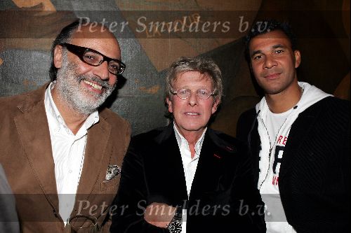 Amsterdam 27 oktober 2004
Presentatie boek van Leco v Zaelhoff.
Ruud Gullit Willem Hendriks en Jan des Bouvrie