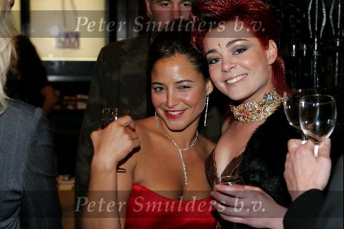 Amsterdam 18 oktober 2004
Uitreiking Beau Monde awards in Tuschinski.
Kim Lian v d Meij met Esmee de la Bretonniere