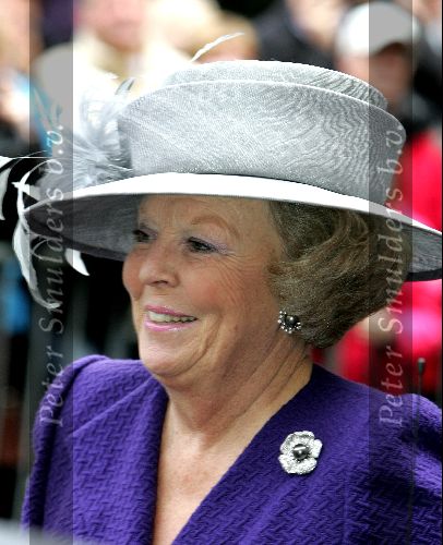 Den Haag 20 oktober 2004
Prinses Maxima bij Raad v State. 
Koningin Beatrix