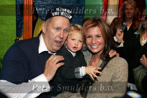 Rotterdam 16 oktober 2004
Premiere Film van ome Willem in Luxor theater.
Leontine Borsato met zoontje Senna en Ome Willem