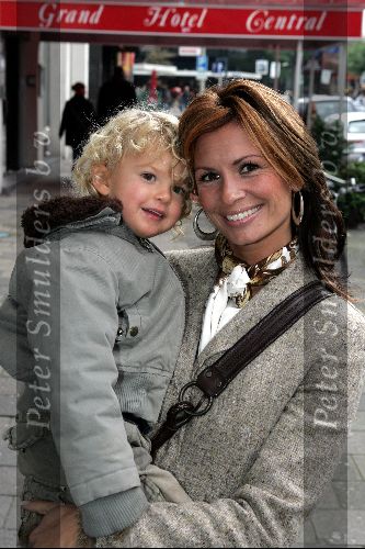 Rotterdam 16 oktober 2004
Premiere Film van ome Willem in Luxor theater.
Leontine Borsato met Senna