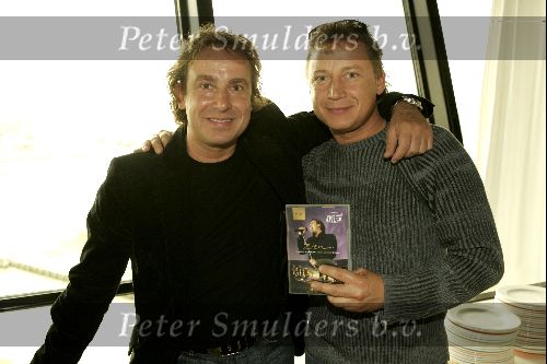 Rotterdam 14 oktober 2004
Marco Borsato presentatie dvd in euromast. 
Marco Borsato en Armando Borsato