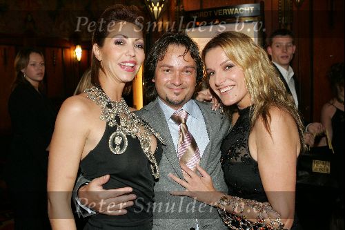 Amsterdam 18 oktober 2004
Uitreiking Beau Monde awards in Tuschinski.
Lucille Werner met Marielle Bastiaansen en .......