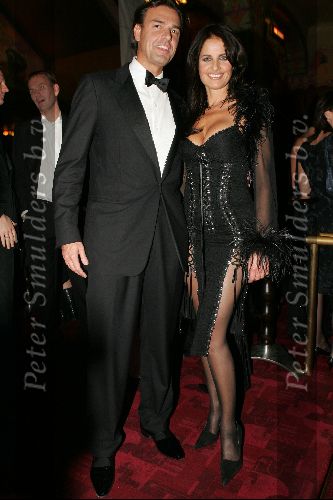 Amsterdam 18 oktober 2004
Uitreiking Beau Monde awards in Tuschinski.
Sexy Mariska Hulscher met een vriend