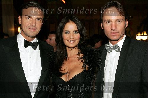 Amsterdam 18 oktober 2004
Uitreiking Beau Monde awards in Tuschinski.
Mariska Hulscher met een vriend en Michael Lingg