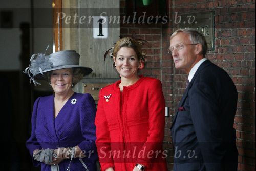 Den Haag 20 oktober 2004
Prinses Maxima bij Raad v State. 
Koningin Beatrix