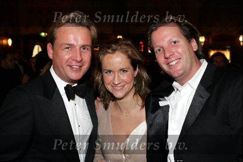 Amsterdam 18 oktober 2004
Uitreiking Beau Monde awards in Tuschinski.
Paulien Huizinga Michiel Mol en Mike Dobbinga