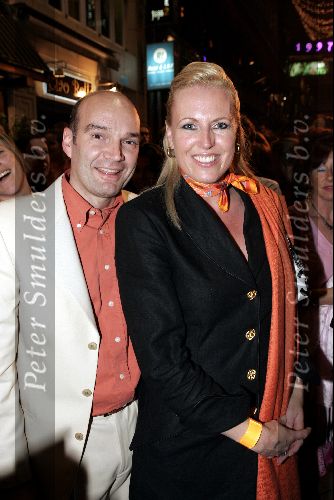 Hong Kong 8 oktober 2004
Princess Model of the world verkiezing. 
Monique Collignon met man
