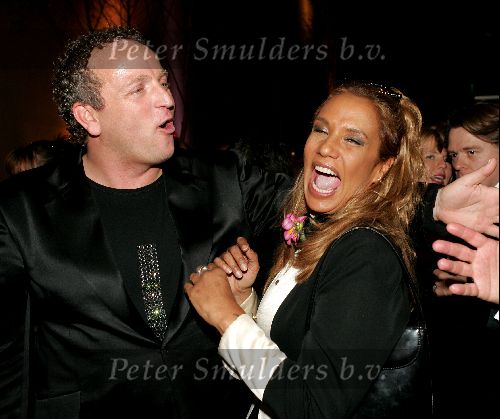 Amsterdam 21 oktober 2004
Uitreiking van de televizierring in HMH.
Patty Brard en Bastiaan Ragas Gordon