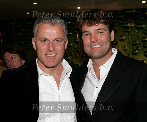 Amsterdam 21 oktober 2004
Uitreiking van de televizierring in HMH.
Reinout Oerlemans met Peter R de Vries