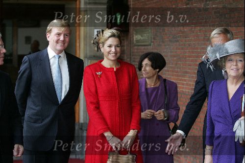 Den Haag 20 oktober 2004
Prinses Maxima bij Raad v State. Maxima en Prins Willem Alexander en Koningin Beatrix