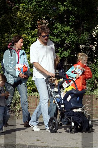 Amsterdam 2 oktober 2004
Reinout Oerlemans met dochter Fiene en zoontje Thijmen