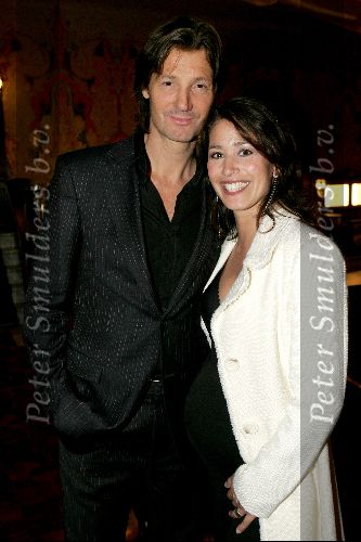 Amsterdam 18 oktober 2004
Uitreiking Beau Monde awards in Tuschinski.
Rick Engelkes met zwangere vrouw Annemarie