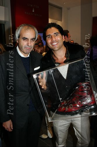 Amsterda  15  oktober 2004
Opening Bottecelli schoenen in Amsterdam.
Rodrigo Otazu met eigenaar