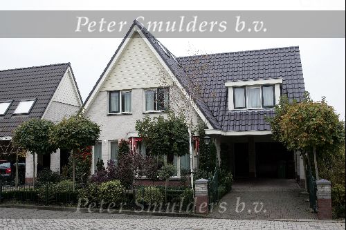 Uitgeest 16 oktober 2004
Nieuwe huis Rafael v d Vaart en Silvie Meis.