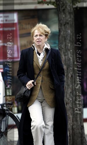 Amsterdam 22 oktober 2004
Sonja Barend wandelen op straat