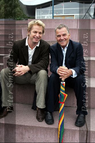 Den Haag 4 oktober 2004
Presentatie  van het plaatsen van het circustheater in Madurodam. Tony Neef en Willem Nijholt