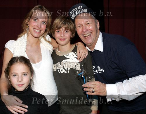 Rotterdam 16 oktober 2004
Premiere Film van ome Willem in Luxor theater.
Vivian Reys zwanger met broetje Bobby nichtje Britt en Edwin Rutten