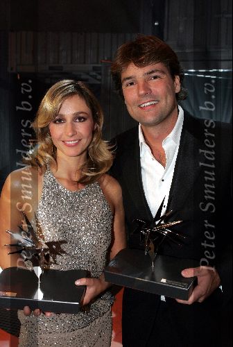 Amsterdam 21 oktober 2004
Uitreiking van de televizierring in HMH.
Wendy v Dijk met  Reinout Oerlemans