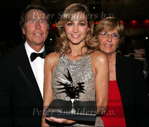 Amsterdam 21 oktober 2004
Uitreiking van de televizierring in HMH.
Wendy v Dijk met haar ouders