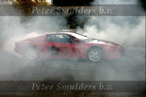 Zeist 26 oktober 2004
Presentatie dvd Wibi Soerjadi in zijn huis.
Wibi met ferrari