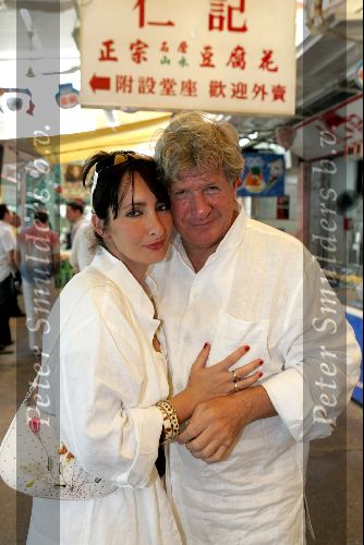 Hong Kong 8 oktober 2004
Princess Model of the world verkiezing.
Willibrord Frequin met vriendin