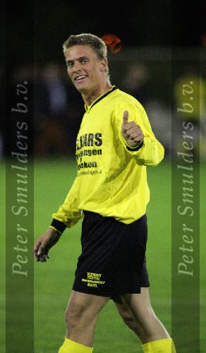 Zevenbergen 21 oktober 2004.
Voetballen voor Villa Pardoes
Winston post 
Peter Smulders bv