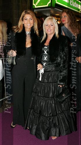 Amsterdam 18 oktober 2004
Uitreiking Beau Monde awards in Tuschinski.
Yvonne Dubbelboer en Inge v Kemenade