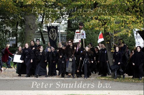 Amsterdam 2 oktober 2004
Actievoerders in vondelpark. Hoofd Jan Peter Balkenende