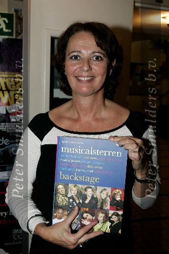 Amsterdam 7 november 2005
Presentatie boek van Agnes v Oeveren .
Agnes v Oeveren