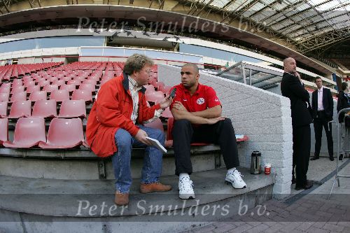 Eindhoven, 31 Oktober 2005
Training t.g.v. Championsduel PSV-AC Milaan
Alex PSV wordt geintervieuwd
© Foto Bart Bel