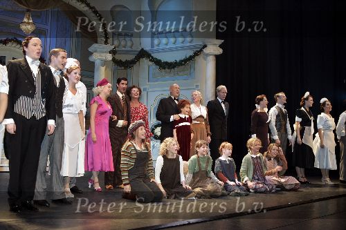 Tilburg 23 oktober 2005
Premiere Annie in stadsschouwburg Tilburg.
Cast Annie