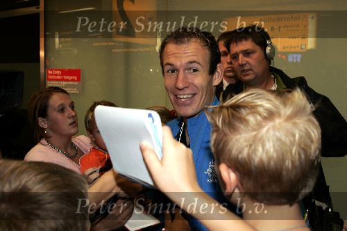 Amsterdam 9 oktober 2005
Aankomst Nederlands elftal op schiphol na kwalificatie WK
Arjen Robben