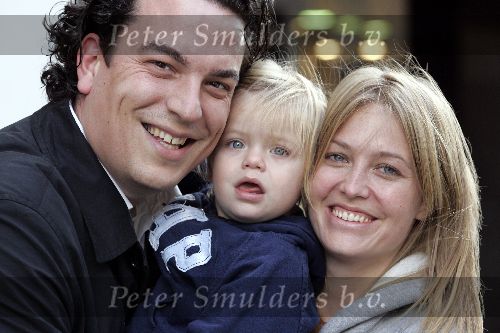 Amsterdam 1 oktober 2005
Bas Verhart met vrouw en dochter op pc hooftstraat.