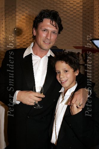 Tilburg 23 oktober 2005
Premiere Annie in schouwburg Tilburg.
Bas westerweel met zoon