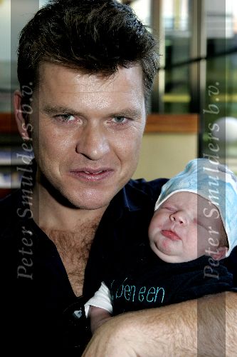 Amsterdam 16 oktober 2005
Beau v Erven Dorens met zijn zoon Jan in het onze lieve 
vrouwe gasthuis.