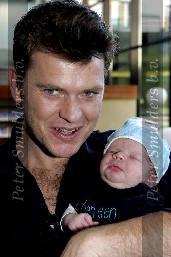 Amsterdam 16 oktober 2005
Beau v Erven Dorens met zijn zoon Jan in het onze lieve 
vrouwe gasthuis.